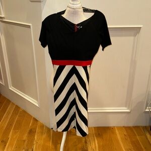 Beautiful material and beautiful fit size 6 with Shapeware